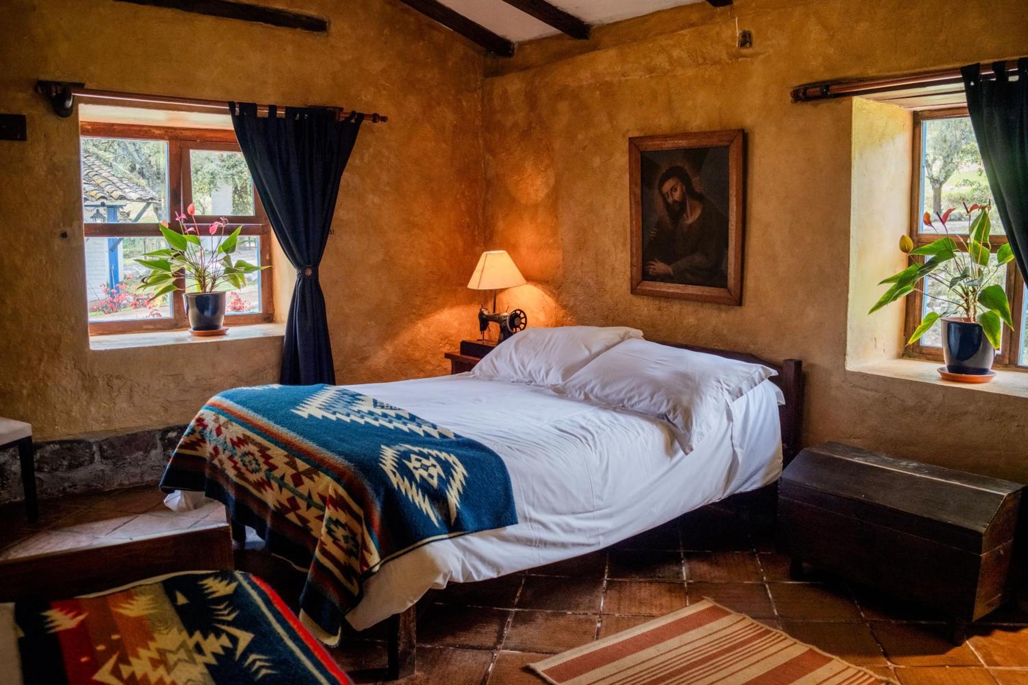 Отель Hacienda San Francisco Тумбабиро Экстерьер фото