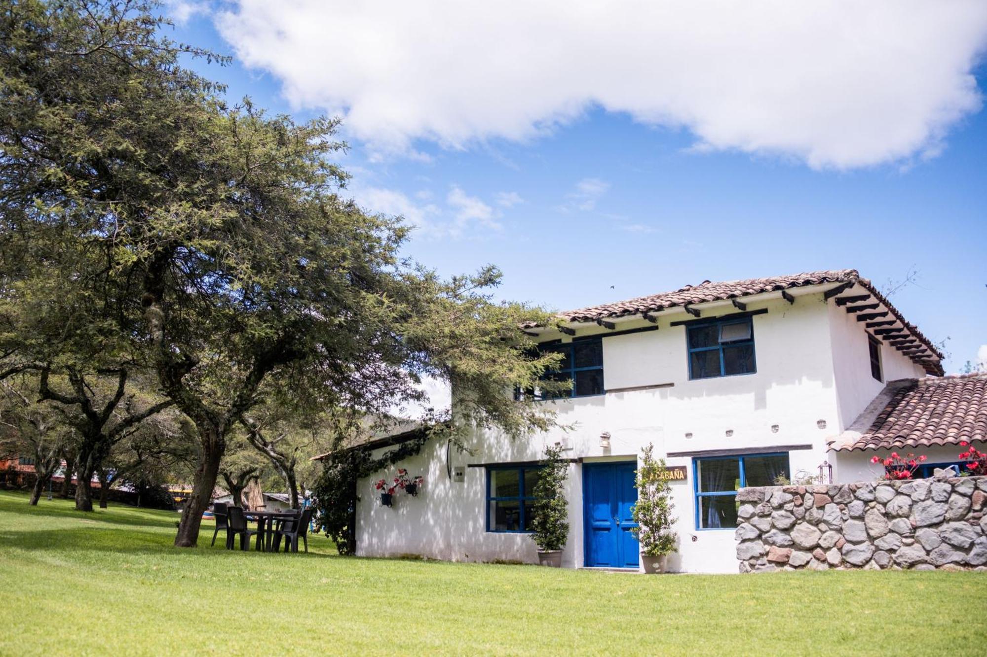 Отель Hacienda San Francisco Тумбабиро Экстерьер фото